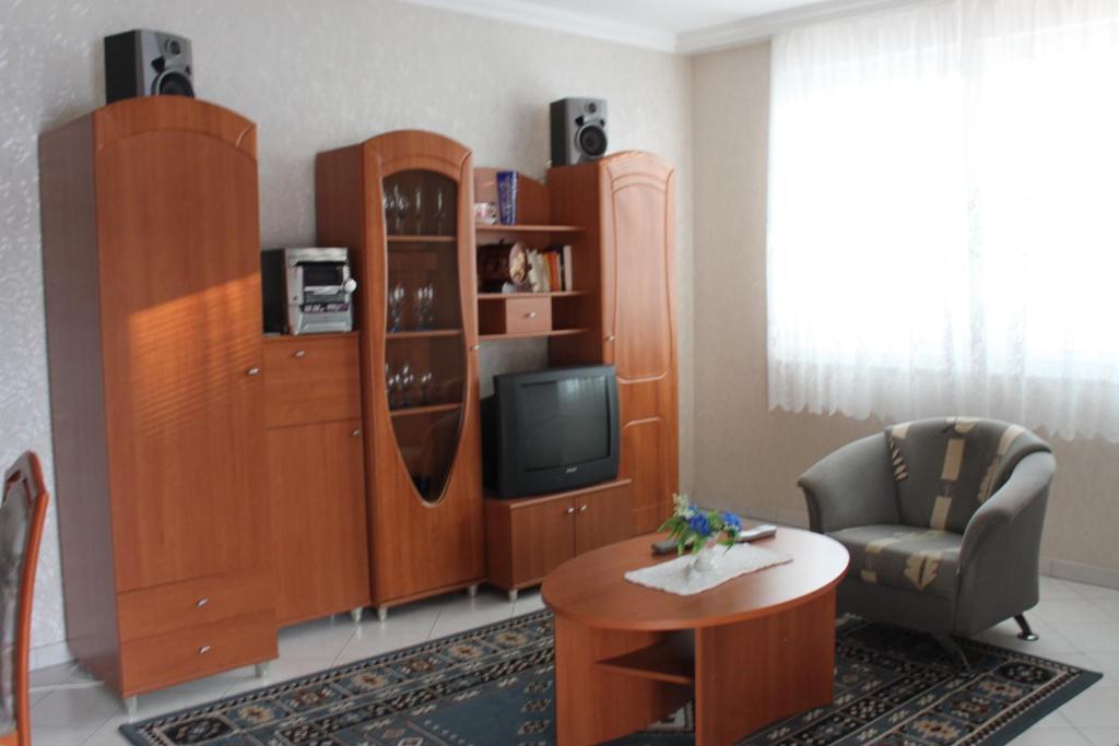 Orwa Apartmanok - Fenyofa Koez Zalakaros Bilik gambar