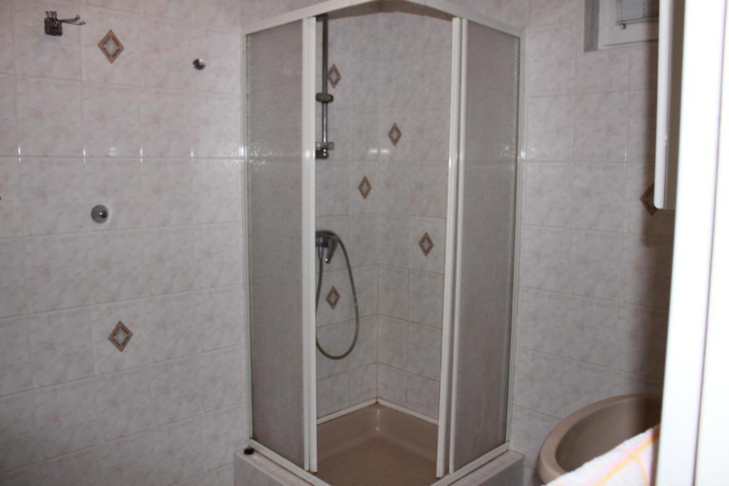 Orwa Apartmanok - Fenyofa Koez Zalakaros Bilik gambar